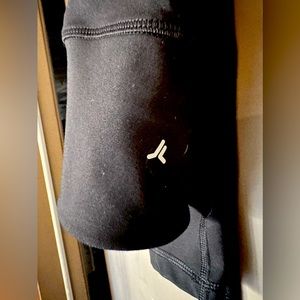 High rise petite go dry leggings | EUC | Old Navy | M